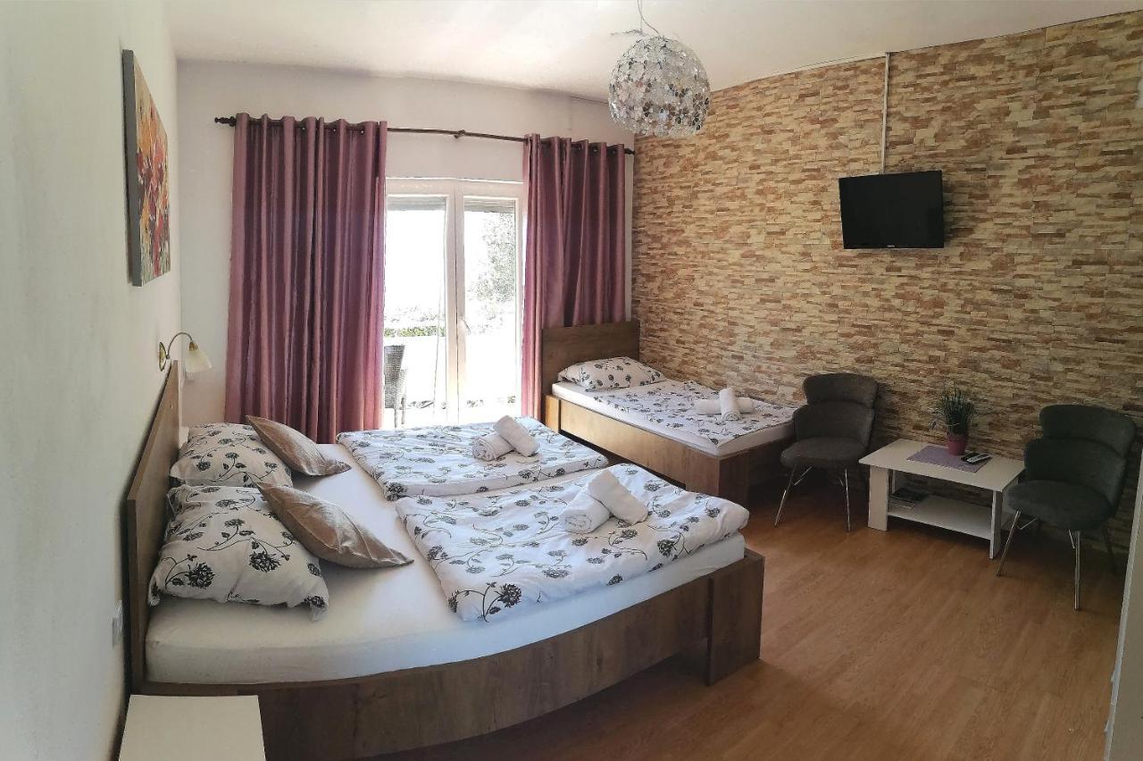 Paradise House At Sea Rab Town Extérieur photo