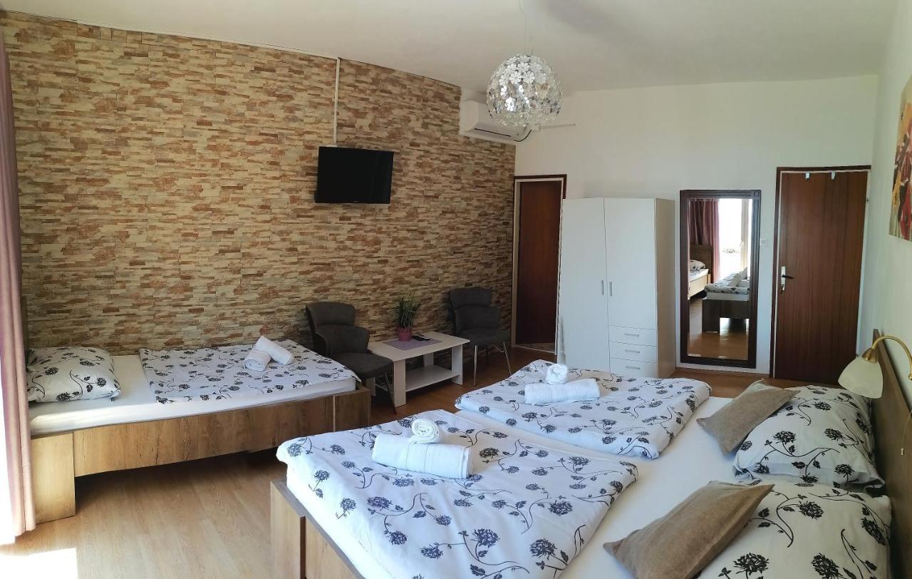 Paradise House At Sea Rab Town Extérieur photo