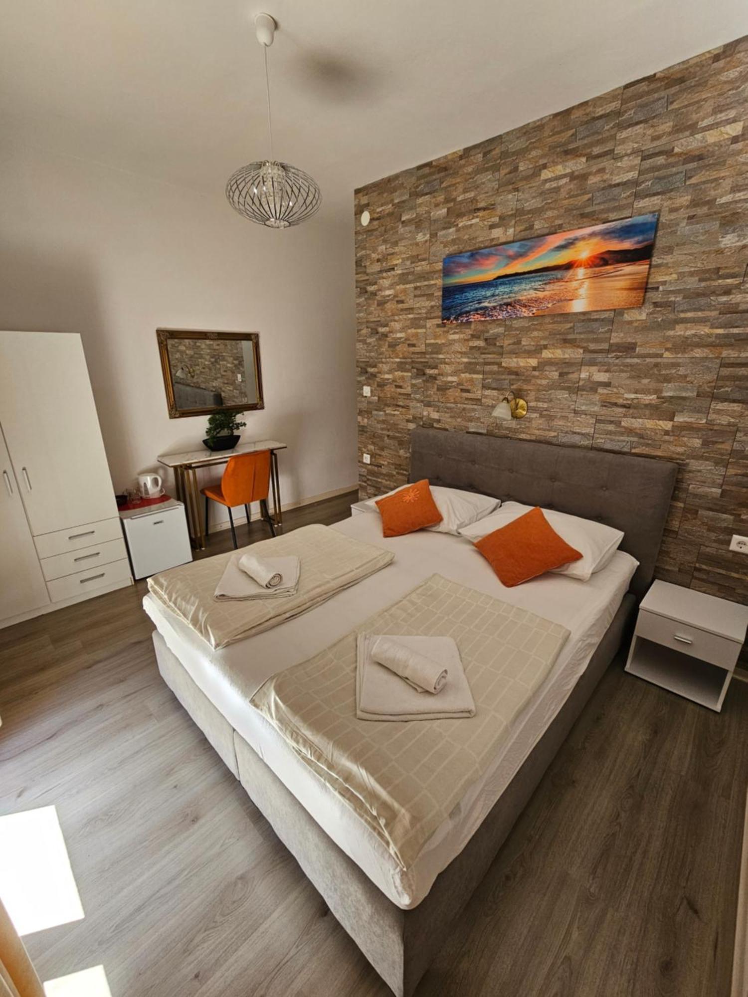Paradise House At Sea Rab Town Extérieur photo