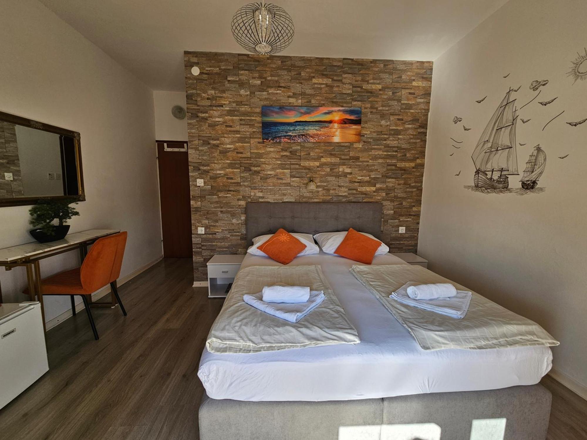 Paradise House At Sea Rab Town Chambre photo