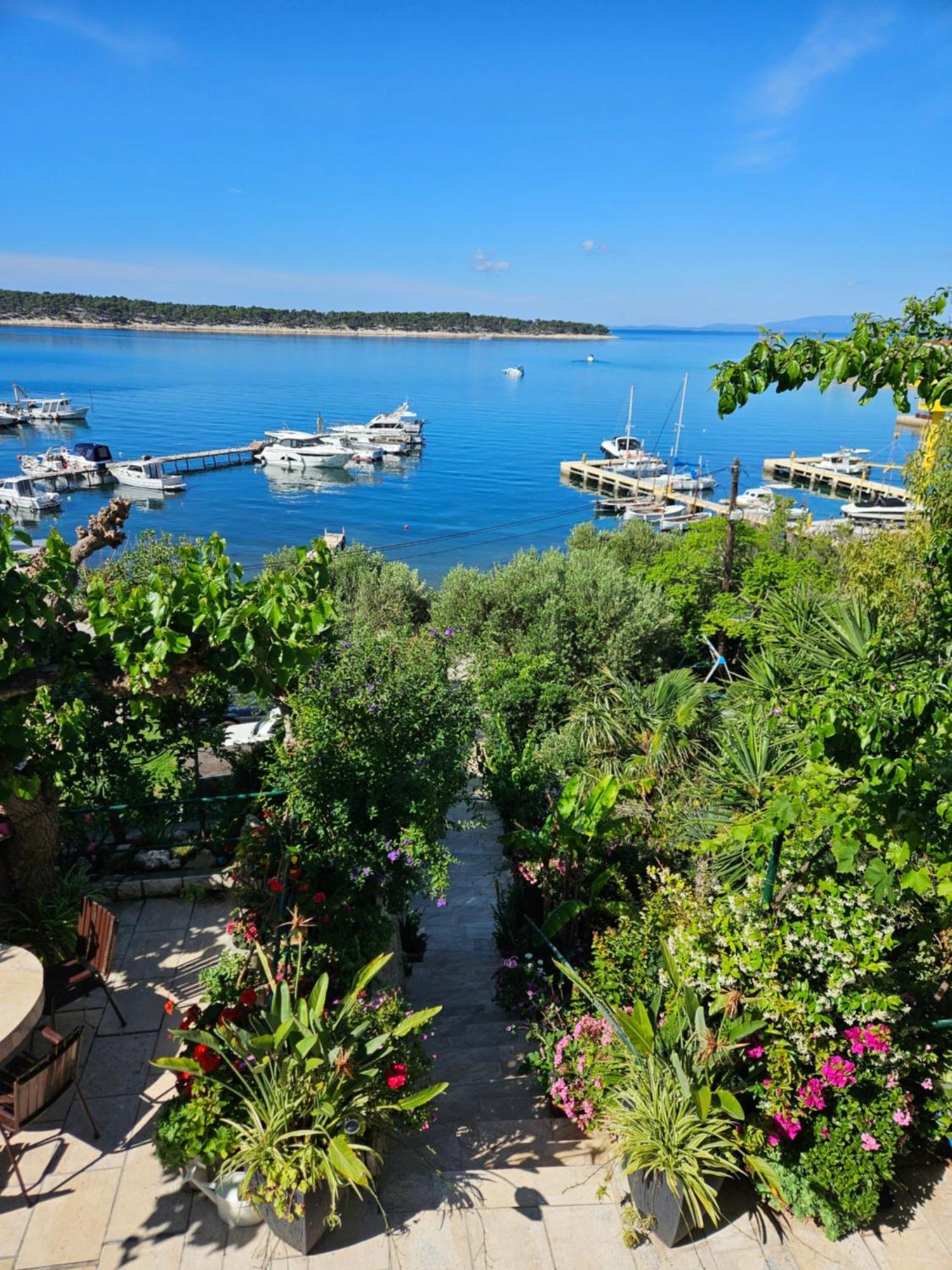 Paradise House At Sea Rab Town Extérieur photo
